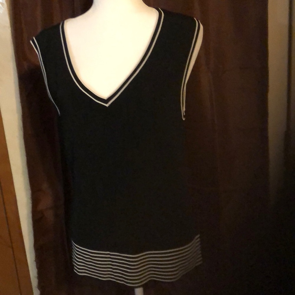 Sleeveless sweater